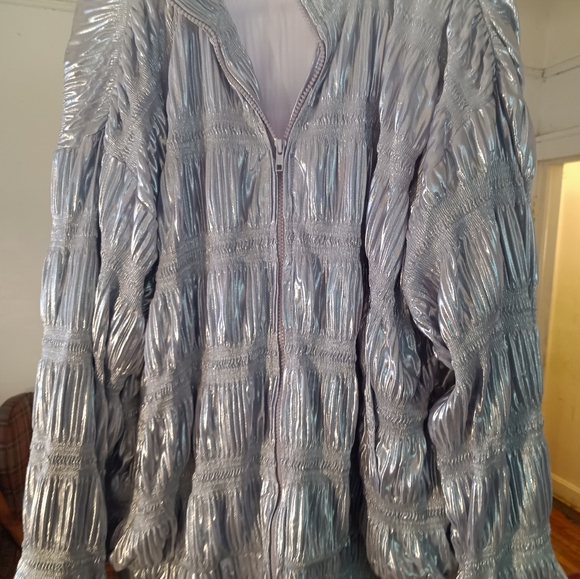 Jackets - Picture 4 of 5